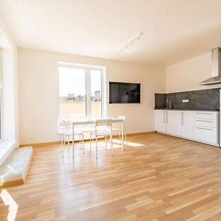 Penthouse # 81 With Panoramic City View In Elite Rezidence With Free Parking Prague Exterior photo