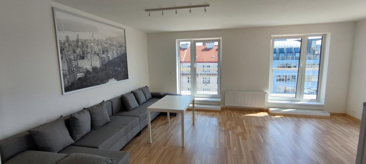 Penthouse # 81 With Panoramic City View In Elite Rezidence With Free Parking Prague Exterior photo