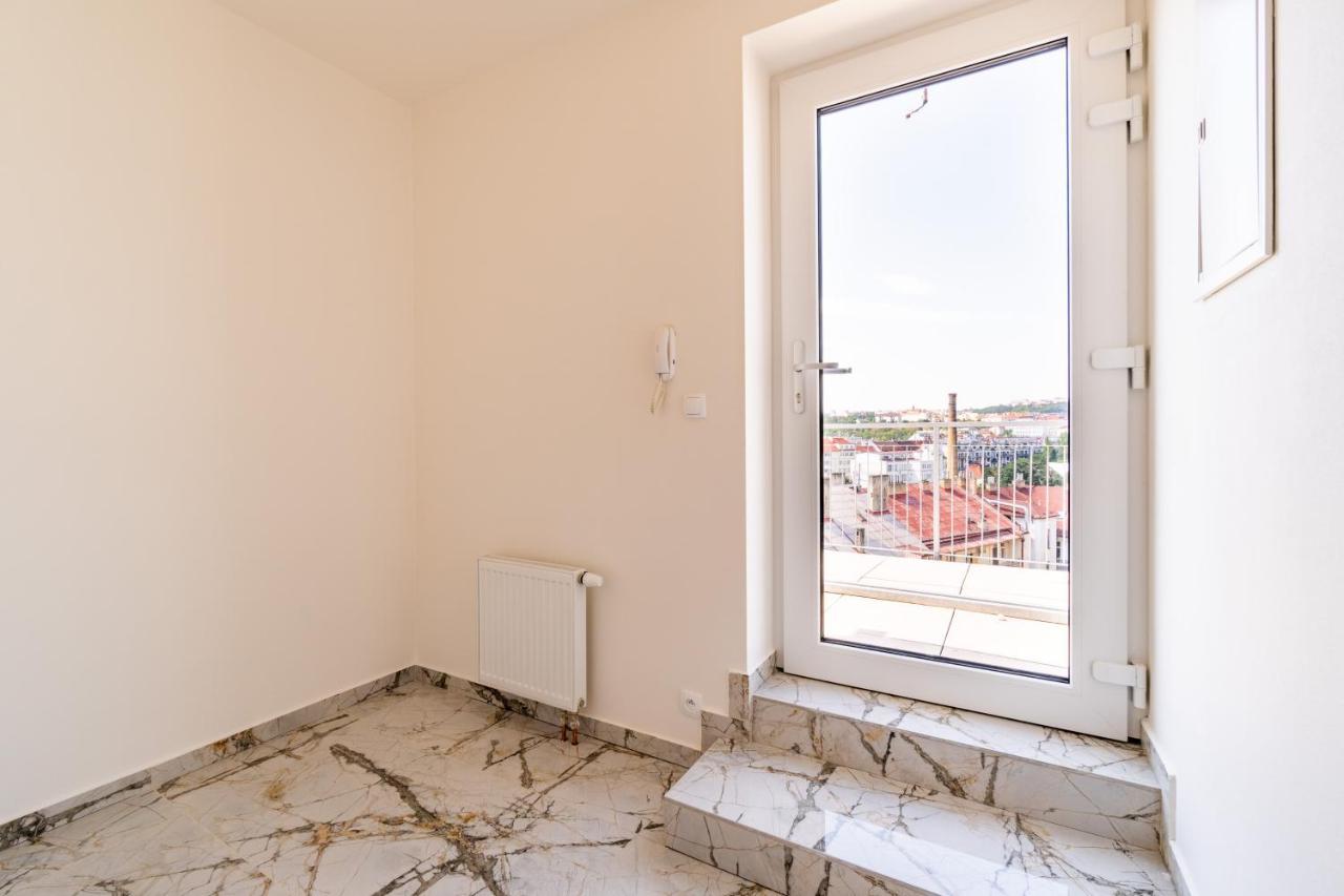 Penthouse # 81 With Panoramic City View In Elite Rezidence With Free Parking Prague Exterior photo